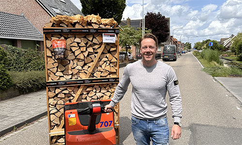 Firewood Giant delivery team member