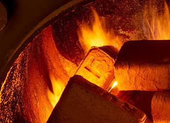 Wood briquettes for overnight burning